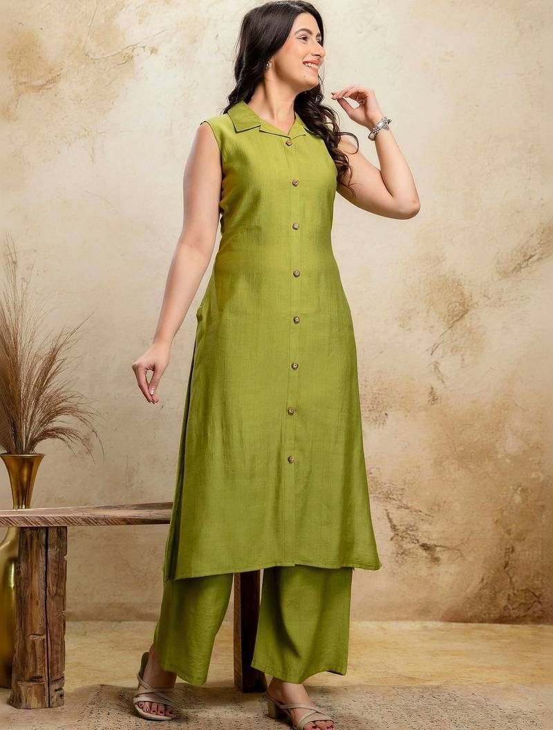 women regular kurta with palazzos