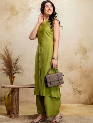 women regular kurta with palazzos 3