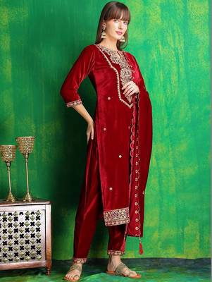 women ethnic motifs embroidered regular thread work velvet kurta with trousers & with dupatta 5