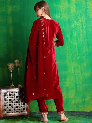 women ethnic motifs embroidered regular thread work velvet kurta with trousers & with dupatta 6