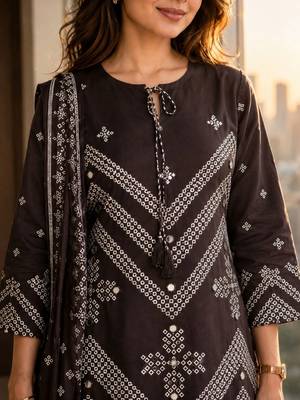 women ethnic motifs printed regular mirror work  cotton kurta with palazzos & with dupatta 4