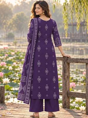 women ethnic motifs printed regular  cotton kurta with palazzos & with dupatta 2