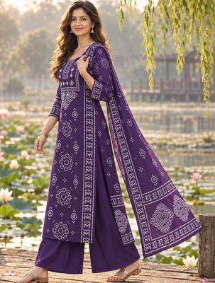 women ethnic motifs printed regular  cotton kurta with palazzos & with dupatta 4
