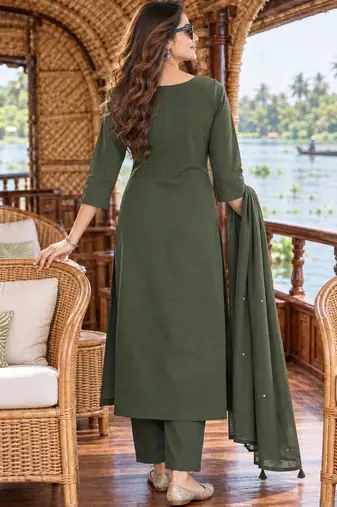 women ethnic motifs embroidered regular thread work  cotton kurta with trousers & with