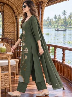 women ethnic motifs embroidered regular thread work  cotton kurta with trousers & with 4