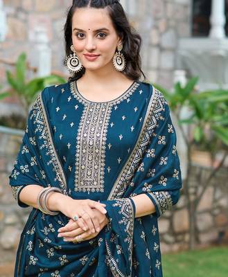 floral embroidered zari round neck straight kurta with trousers & dupatta 7