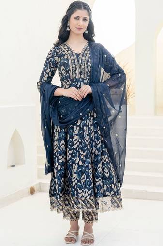 women ethnic motifs printed empire thread work  silk kurta with trousers & with dupatta