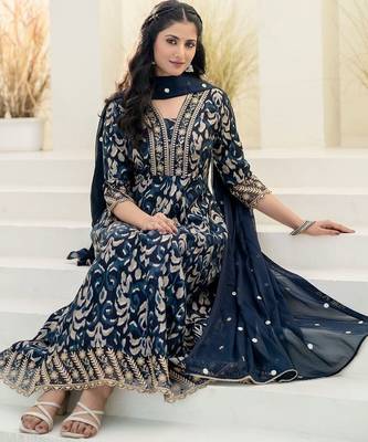 women ethnic motifs printed empire thread work  silk kurta with trousers & with dupatta 2