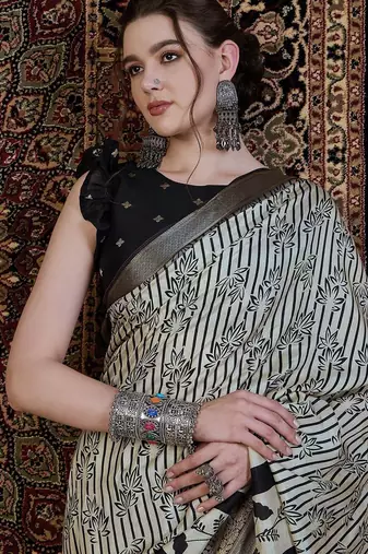 Off white floral zari silk blend sungudi saree