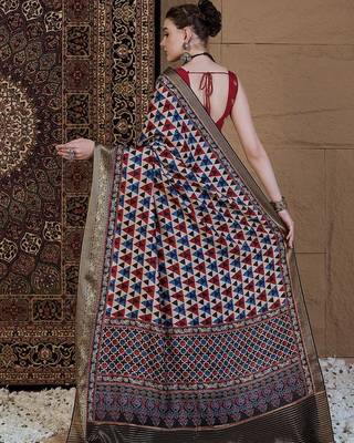 Beige zari silk blend saree 4