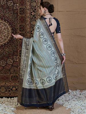 Blue ethnic motifs zari silk blend sungudi saree 3