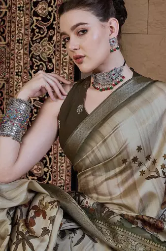 Beige floral zari silk blend sungudi saree