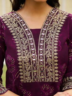 women floral printed empire mirror work kurta with pyjamas & with dupatta 2
