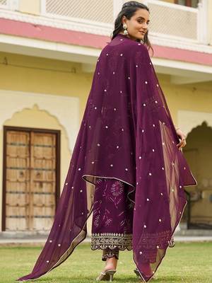 women floral printed empire mirror work kurta with pyjamas & with dupatta 6