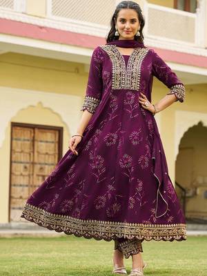 women floral printed empire mirror work kurta with pyjamas & with dupatta 7