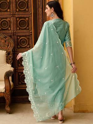 floral embroidered v-neck three-quarter sleeves cotton kurta set 5