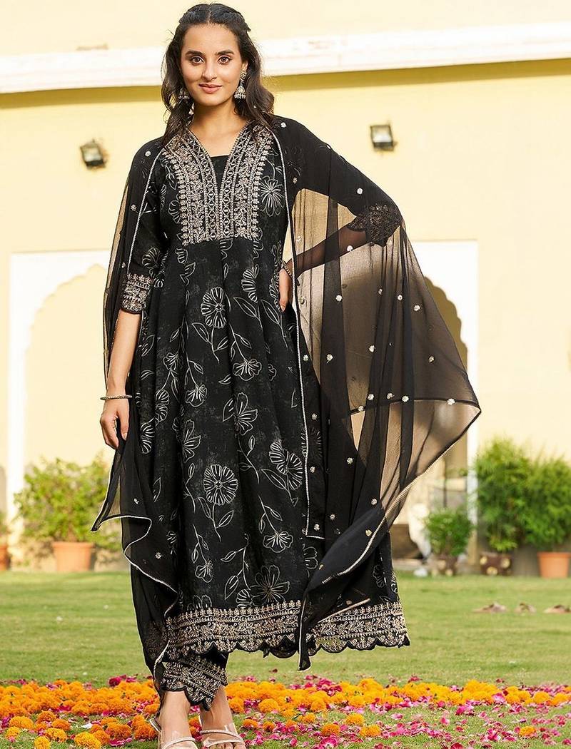 women floral printed panelled thread work kurta with trousers & with dupatta