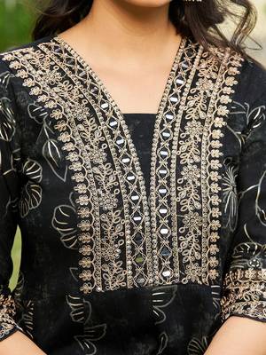 women floral printed panelled thread work kurta with trousers & with dupatta 3