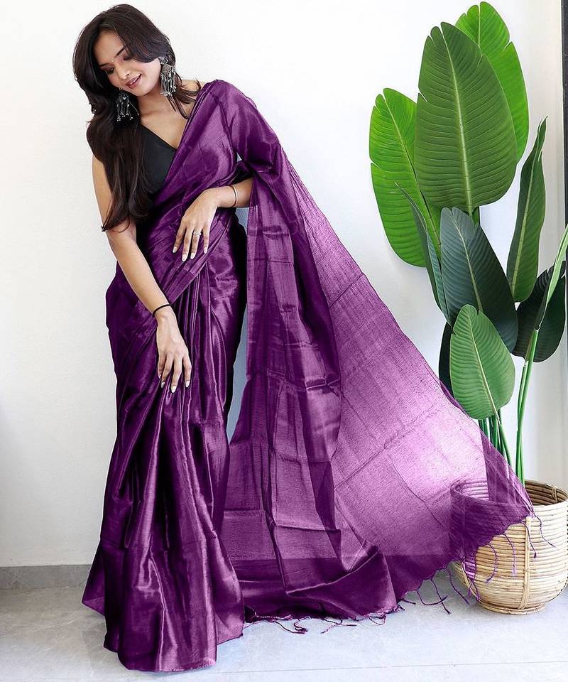 Magenta tissue saree with blouse