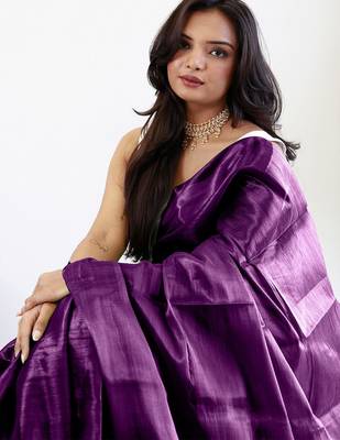 Magenta tissue saree with blouse 3