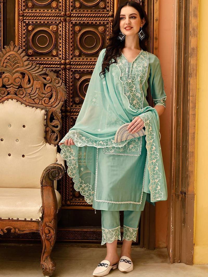 women ethnic motifs embroidered regular thread work kurta with trousers & with dupatta