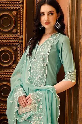women ethnic motifs embroidered regular thread work kurta with trousers & with dupatta