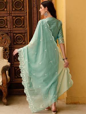 women ethnic motifs embroidered regular thread work kurta with trousers & with dupatta 4