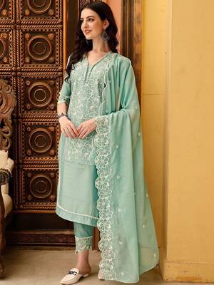 women ethnic motifs embroidered regular thread work kurta with trousers & with dupatta 5