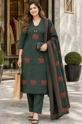 women ethnic motifs embroidered regular thread work  cotton kurta with trousers & with