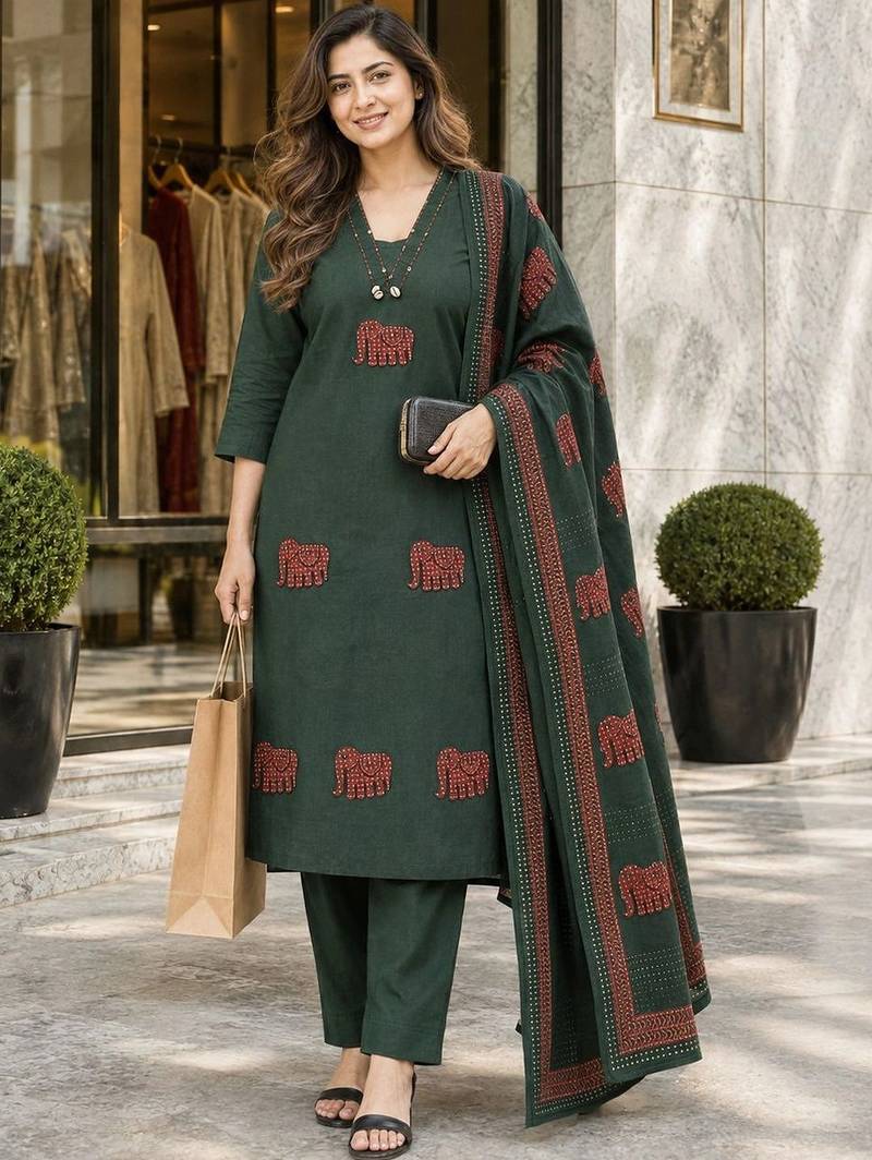 women ethnic motifs embroidered regular thread work  cotton kurta with trousers & with