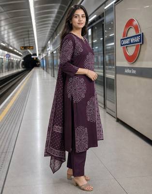 women ethnic motifs printed regular  cotton kurta with trousers & with dupatta 2