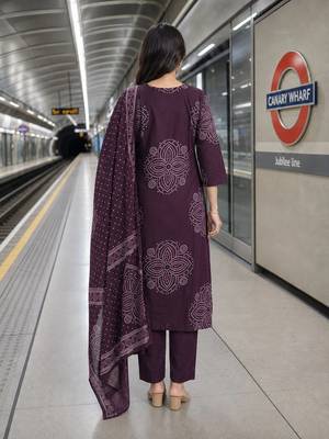women ethnic motifs printed regular  cotton kurta with trousers & with dupatta 4