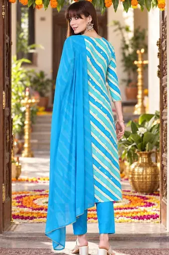 women ethnic motifs printed regular chanderi silk kurta with trousers & with dupatta