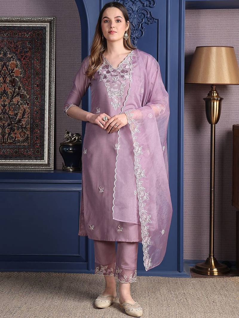 women floral embroidered kurta with trousers & dupatta