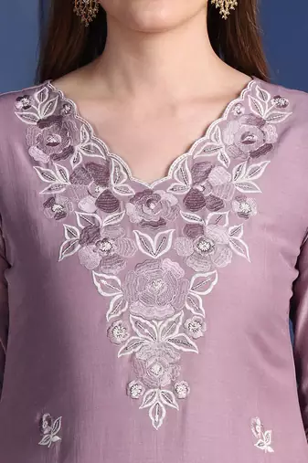 women floral embroidered kurta with trousers & dupatta