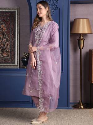 women floral embroidered kurta with trousers & dupatta 4