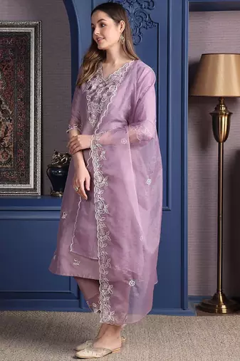women floral embroidered kurta with trousers & dupatta
