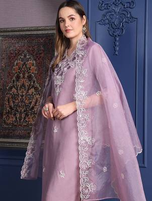 women floral embroidered kurta with trousers & dupatta 7