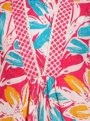 women floral printed  cotton kurta with trousers & with dupatta 4