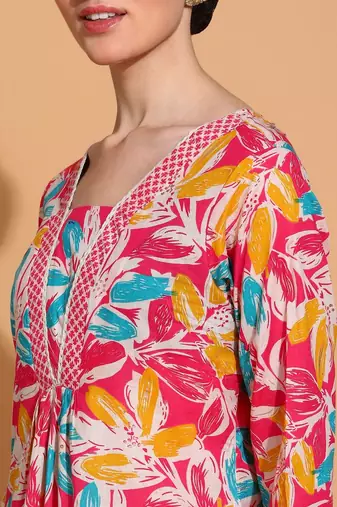 women floral printed  cotton kurta with trousers & with dupatta