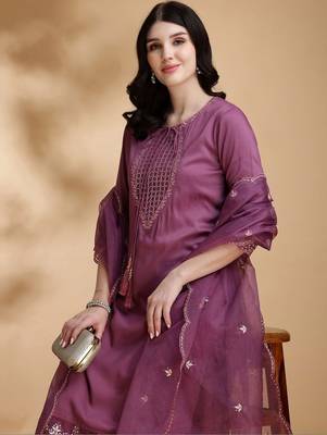 women embroidered sequinned kurta with trousers & with dupatta 2
