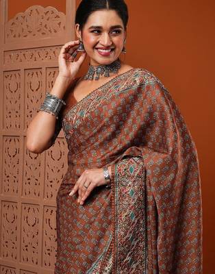 Brown brown floral printed saree 4