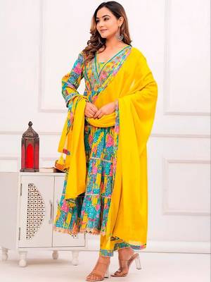women ethnic motifs printed tiered thread work kurta with trousers & with dupatta 4
