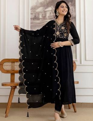 women ethnic motifs embroidered empire sequinned kurta with trousers & with dupatta 7
