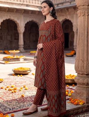 women ethnic motifs printed regular  cotton kurta with trousers & with dupatta 2