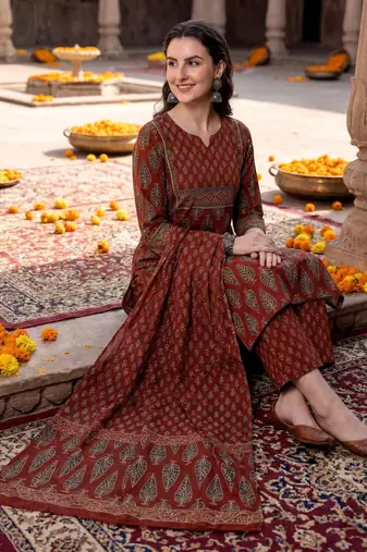 women ethnic motifs printed regular  cotton kurta with trousers & with dupatta