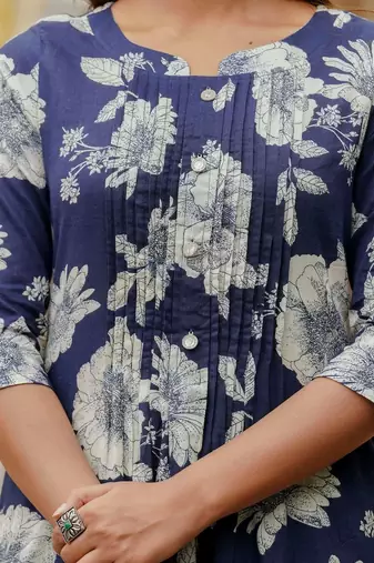 women floral printed pleated  cotton kurta with trousers & with dupatta