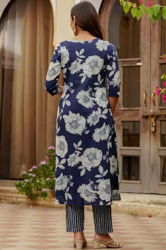 women floral printed pleated  cotton kurta with trousers & with dupatta