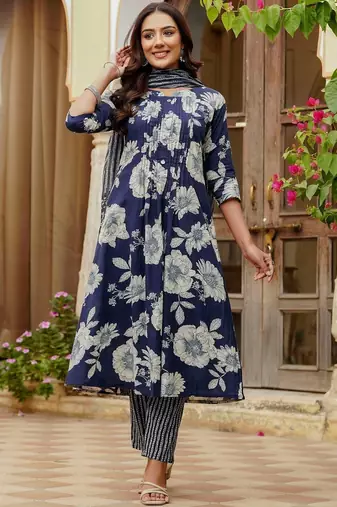 women floral printed pleated  cotton kurta with trousers & with dupatta