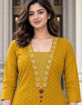 women ethnic motifs printed regular  cotton kurta with palazzos 4